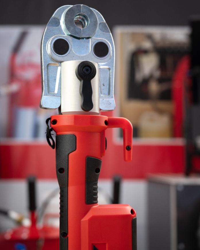 praska akumulatorowa do rur